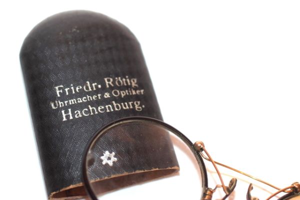 Historische Brille